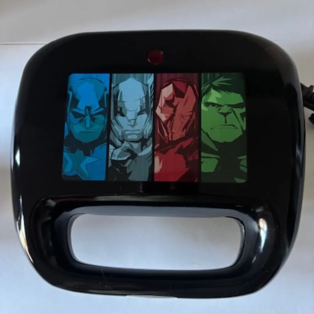 Marvel Avengers 2 Slice Waffle Maker Iron Man Hulk Spiderman Captain America